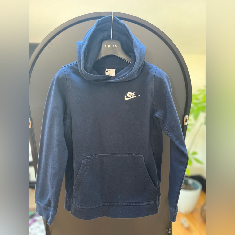 Nike Youth M size 10 slim fit Hoodie